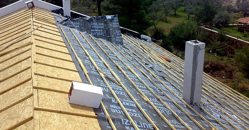 Bayındır EPDM Kauçuk Çatı – OSB üzerine serilmiş nefes alan su yalıtım örtüsü ve çıtalama
